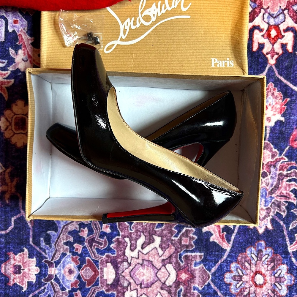 Christian Louboutin Pumps. Size 40. Made in Italy